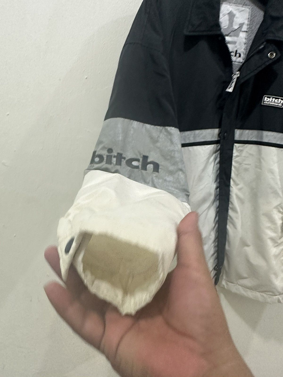 Other VTG Y2K BITCH Skateboard Tape Jacket Size US M / EU 48-50 / 2 - 9 Thumbnail