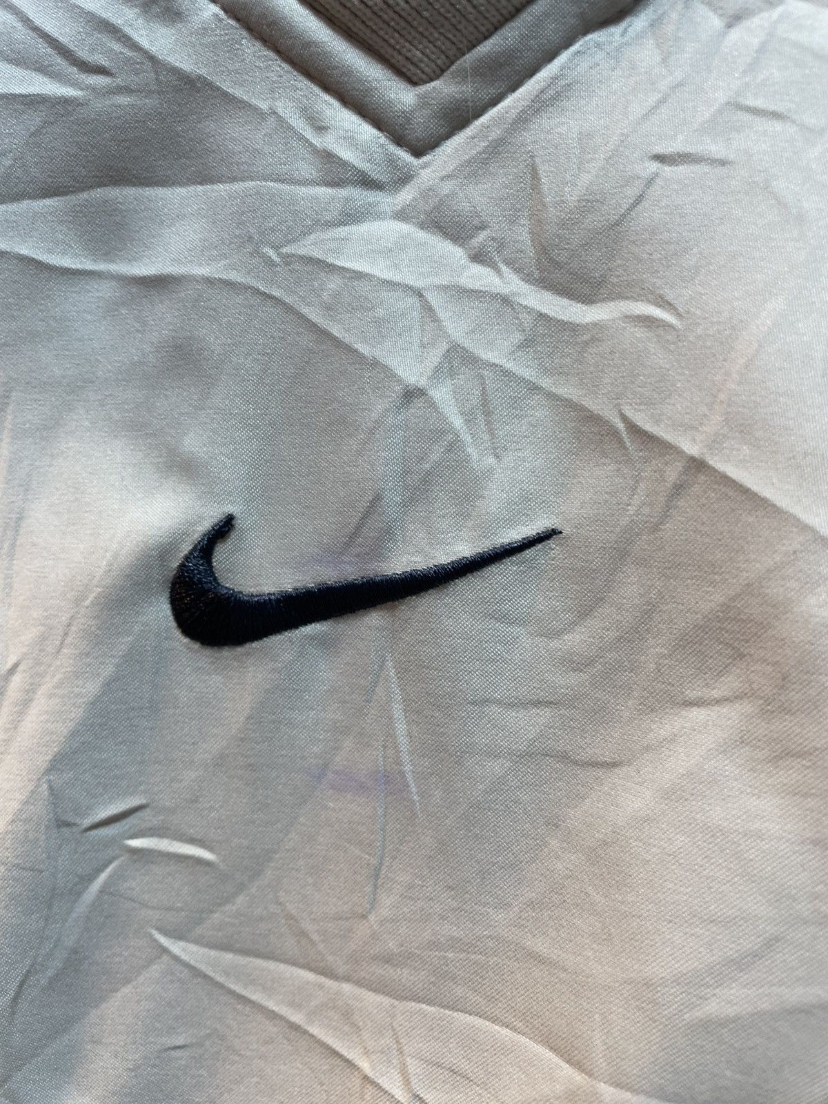 Nike Vintage Nike Center Swoosh V-Neck Windbreaker Size US XL / EU 56 / 4 - 5 Thumbnail