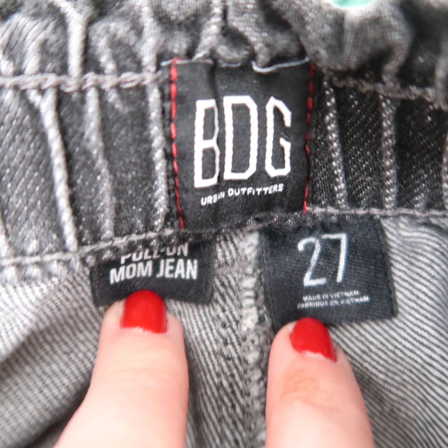 Bdg BDG Urban Outfitters Pull-On Mom Jeans Regular Women 27 Black Denim 100% Cotton High Rise Day 27 Inseam Mens? Size 27" / US 4 / IT 40 - 4 Thumbnail