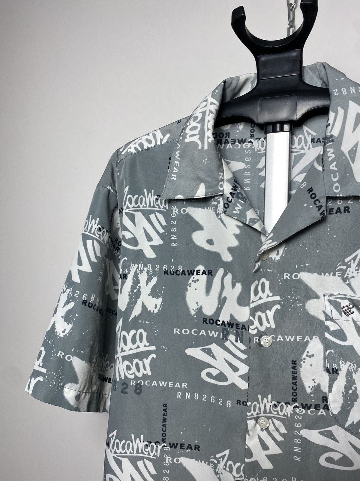 Rocawear Vintage Rocawear Jnco Style Monogram Hawaii Shirt Button Up Size US L / EU 52-54 / 3 - 3 Thumbnail
