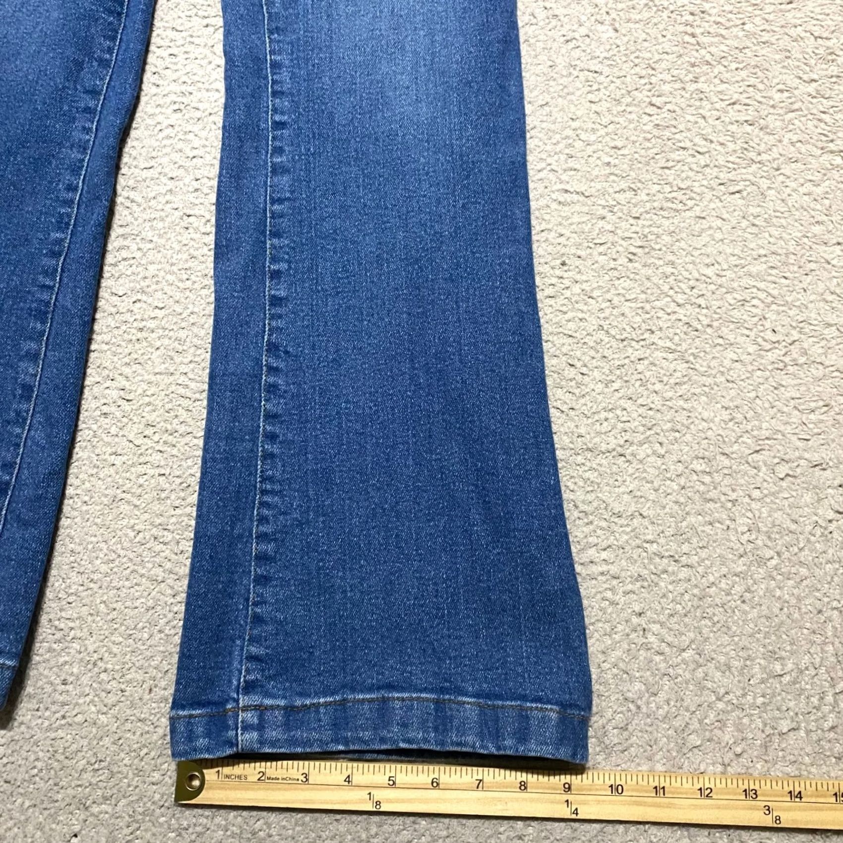Vintage Kensie Jeans Jeans Blue Medium Wash High Rise Flared 8 Womens Denim Pants Regular 31in 5-Pocket Accent Button Stretch Cotton Polyester Spandex Size 30" / US 8 / IT 44 - 5 Thumbnail