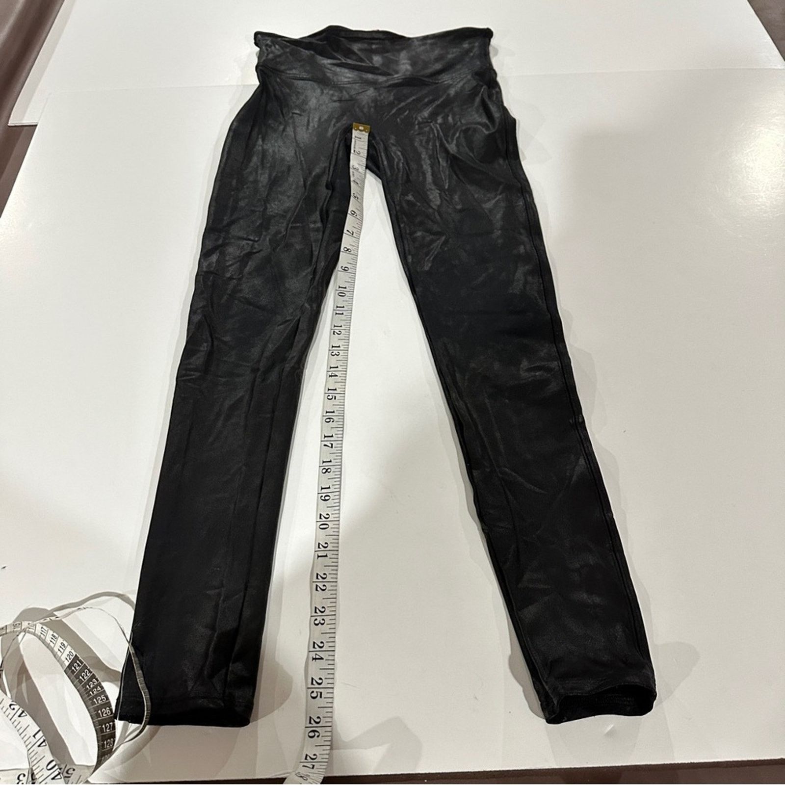 Spanx Spanx Black Faux Leather Smooth Mid Rise Leggings Size M Size 25" / US 0 / IT 36 - 11 Thumbnail