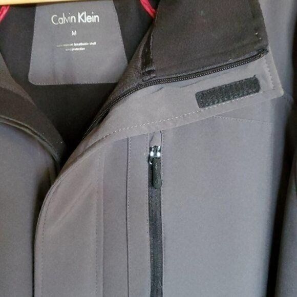Calvin Klein Calvin Klein Water Resistant & Wind Protectant Zippered Pock Size US M / EU 48-50 / 2 - 3 Thumbnail