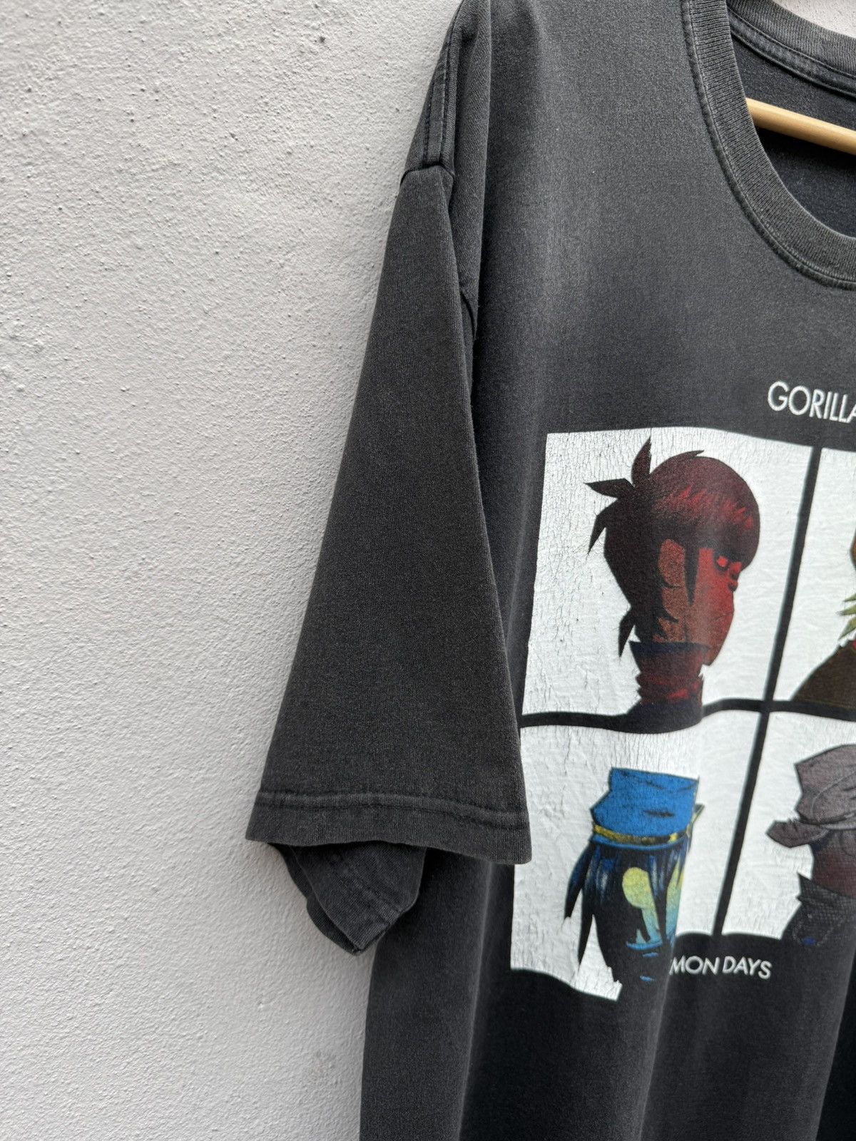 Band Tees 💥RARE💥 Vintage 2000s GORILLAZ “Demon Days” Sunfaded XL Tee Size US XL / EU 56 / 4 - 7 Thumbnail