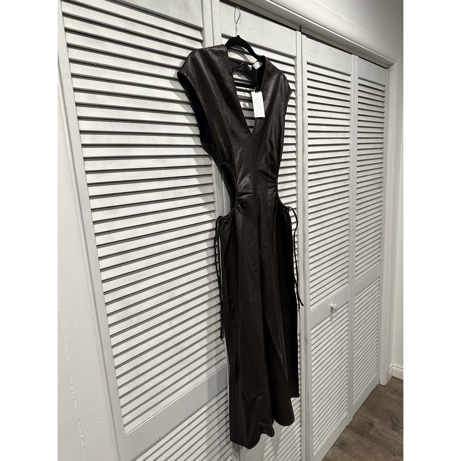 ASTR The Label Miranda Midi Dress in Dark Brown ASTR the Label XS Size XS / US 0-2 / IT 36-38 - 7 Thumbnail