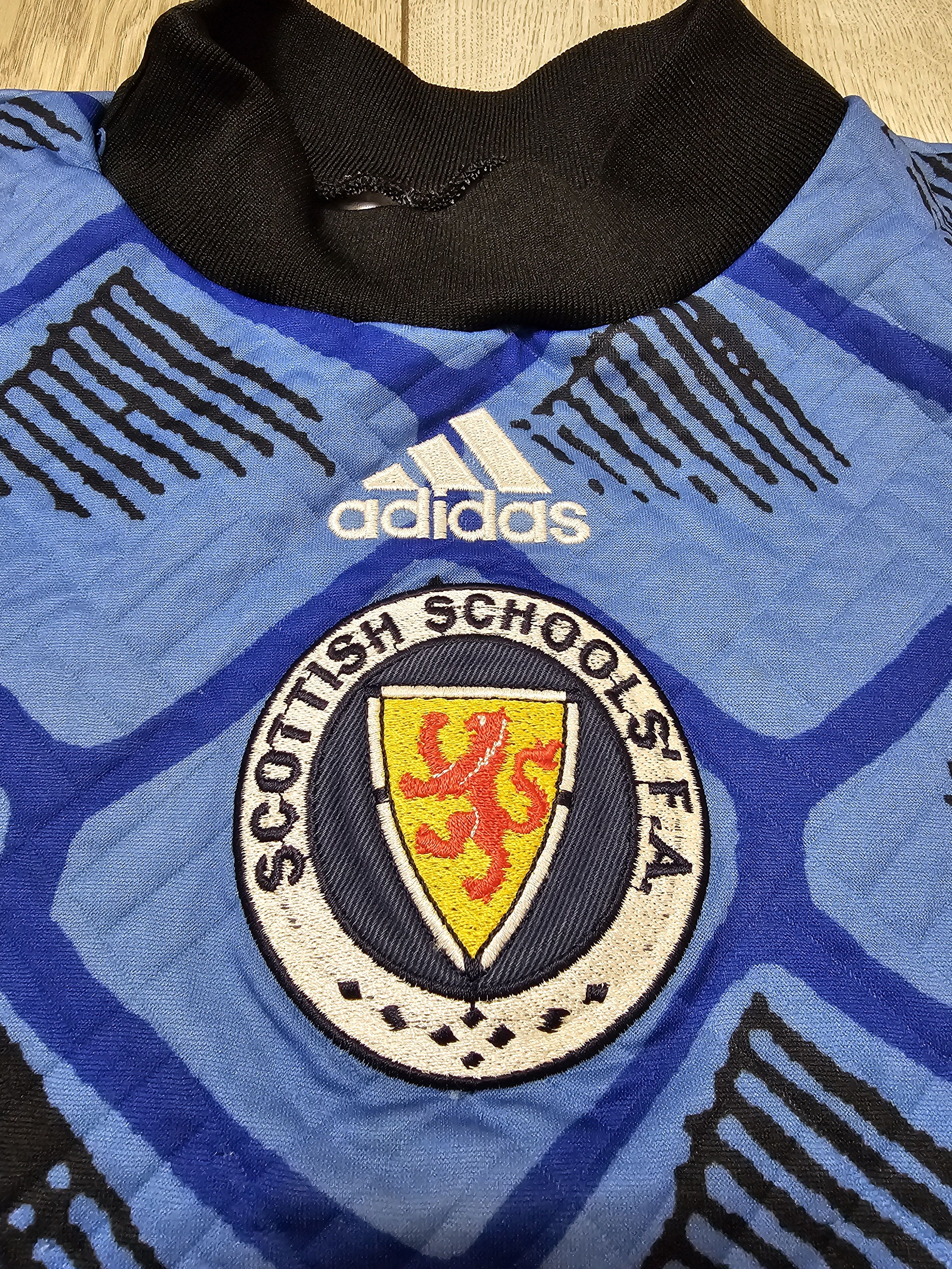 Adidas SCOTLAND VINTAGE 90s GOALKEEPER LONG FOOTBALL SHIRT SOCCER Size US L / EU 52-54 / 3 - 4 Thumbnail