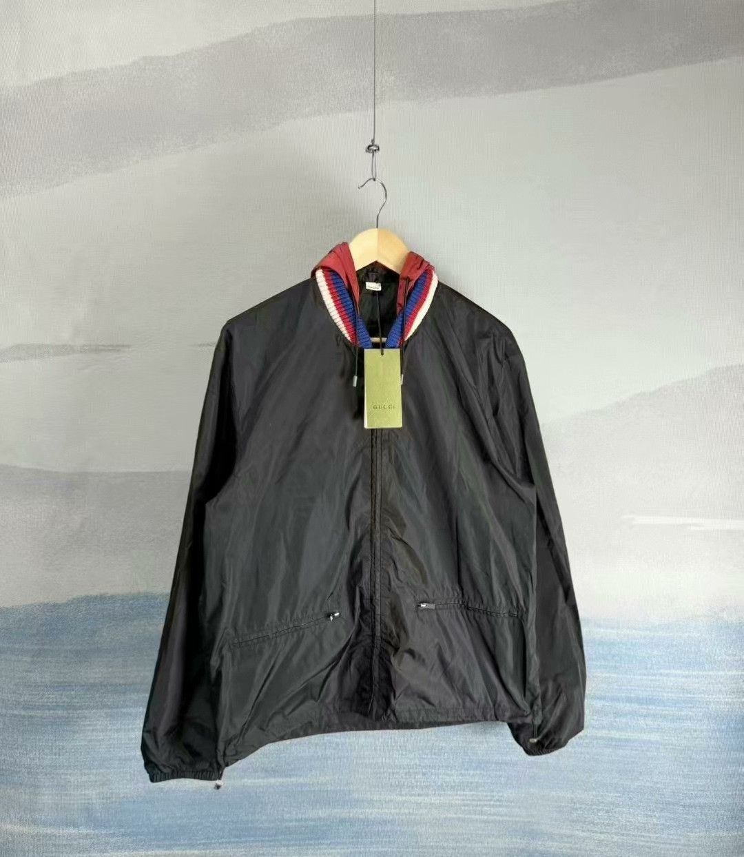 gucci black vintage hooded jacket size 54