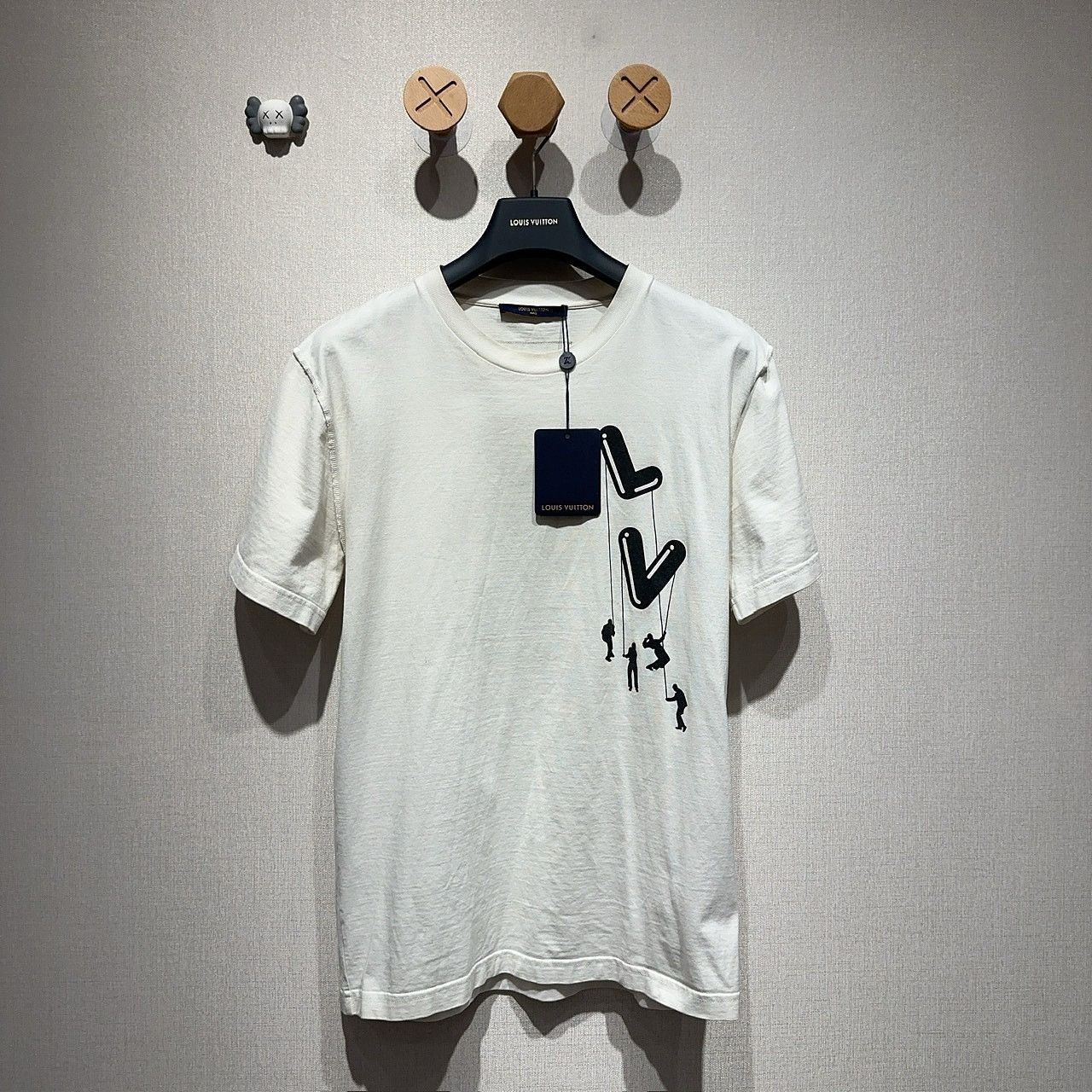 Louis Vuitton Louis Vuitton Puppet Print T-Shirt Size L Size US L / EU 52-54 / 3 - 1 Thumbnail