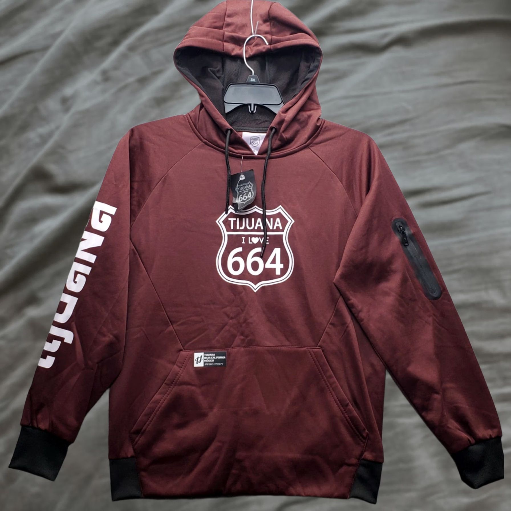 Vintage I Love 664 Tijuana Hoodie Men Small Burgundy Fleece Lined Long Sleeve Drawstring Size US S / EU 44-46 / 1 - 1 Thumbnail