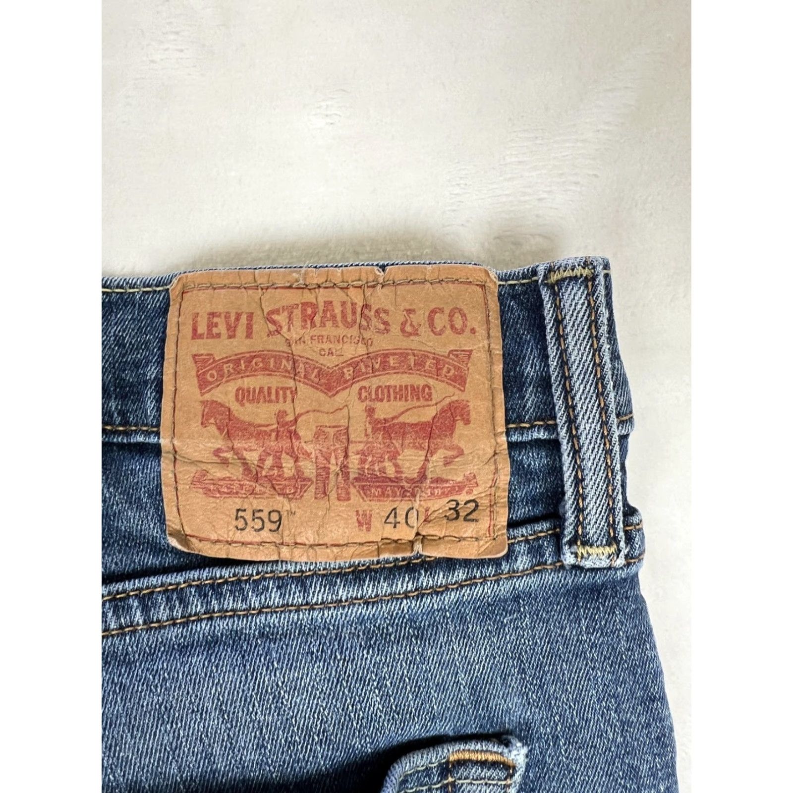 Levi's Levis 559 Jeans Mens 40x32 Blue Denim Relaxed Straight Leg Distressed Worn Vintage No? Size US 40 / EU 56 - 7 Thumbnail