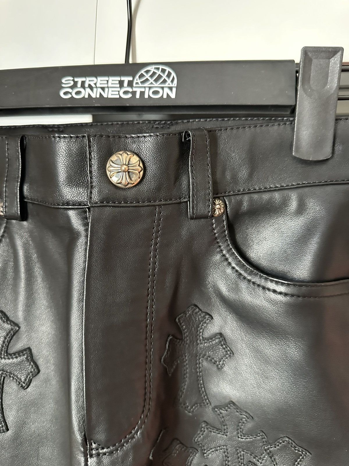 Chrome Hearts CHROME HEARTS KIDS YOUTH LEATHER FLEURKNEE CROSS PATCH PANT Size US 26 / EU 42 - 9 Thumbnail