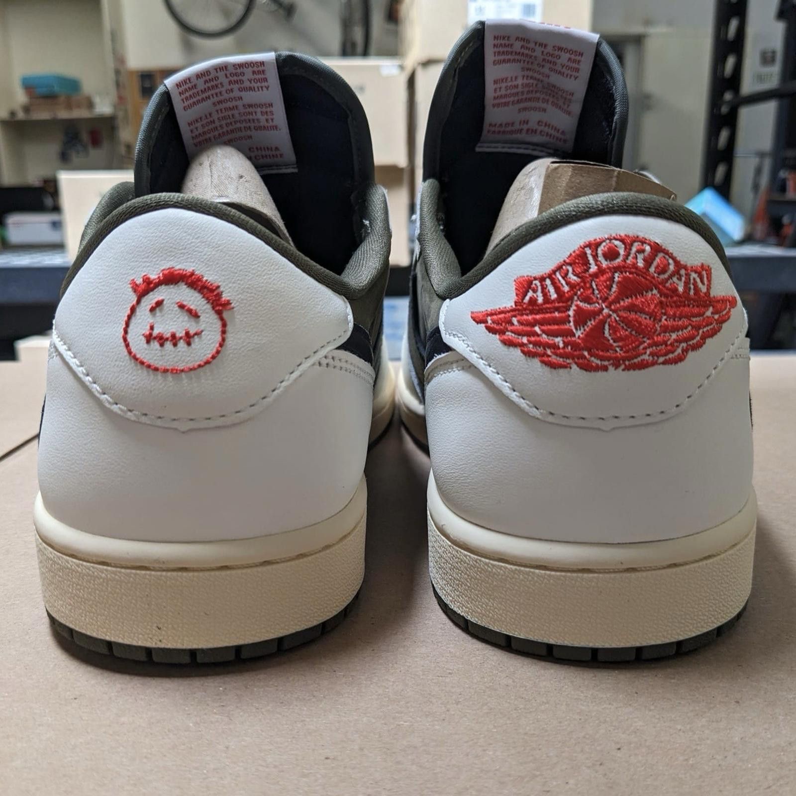 Jordan Brand Air Jordan 1 Low OG SP Travis Scott DM7866-200 US13 Size US 13 / EU 46 - 4 Thumbnail