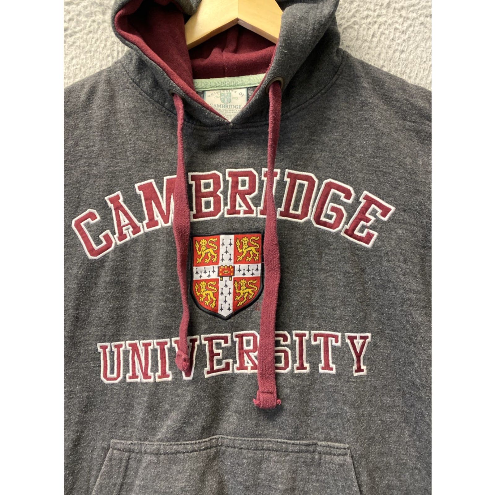 Vintage CAMBRIDGE Official Hoodie XS Gray 104-65 University Of Cambridge Brand Unisex Adults Size XS Regular Pullover College University Logo Gray Hoodie Size US XS / EU 42 / 0 - 3 Thumbnail