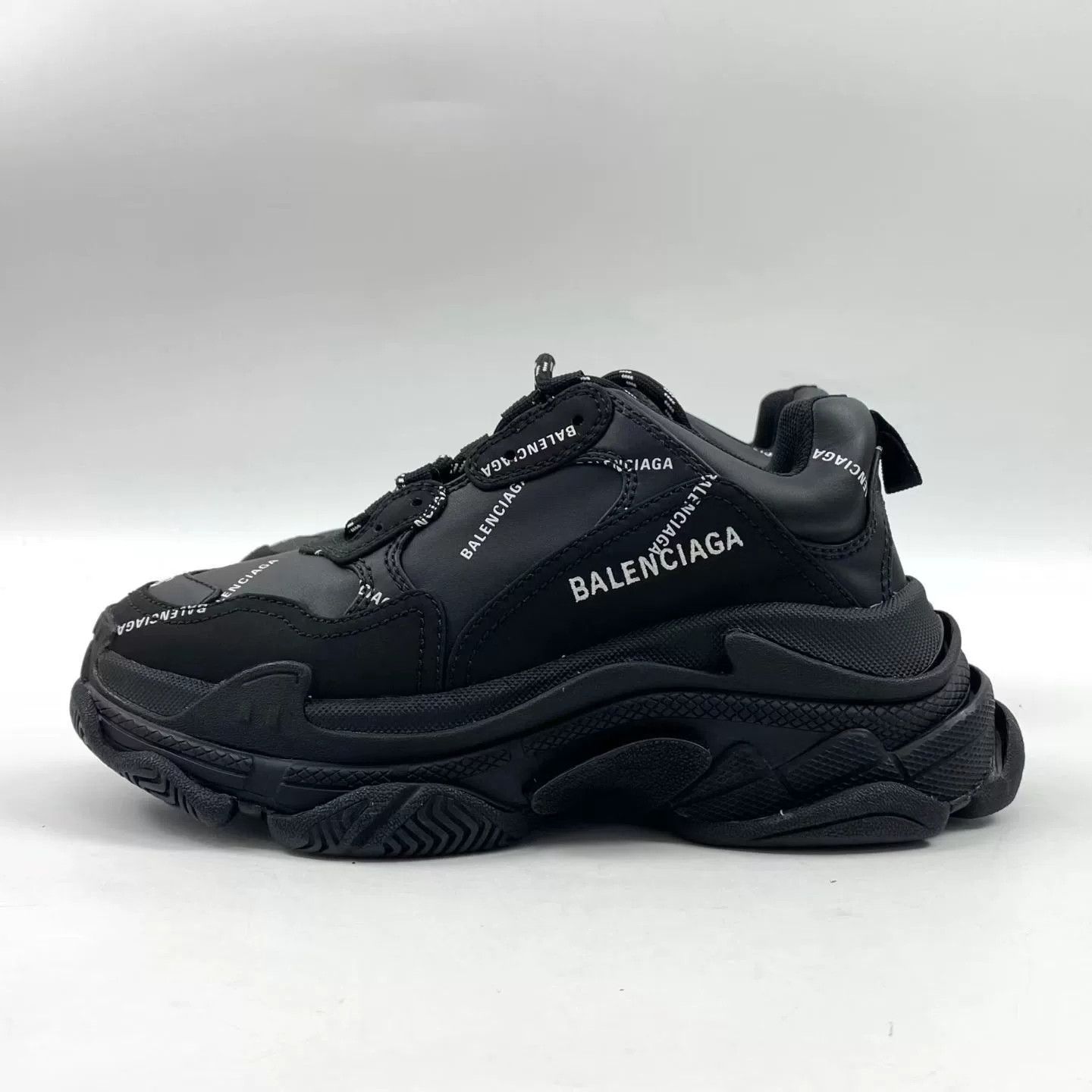 Balenciaga Balenciaga Black Chunky Sneakers Size US 5 / IT 35 - 1 Thumbnail
