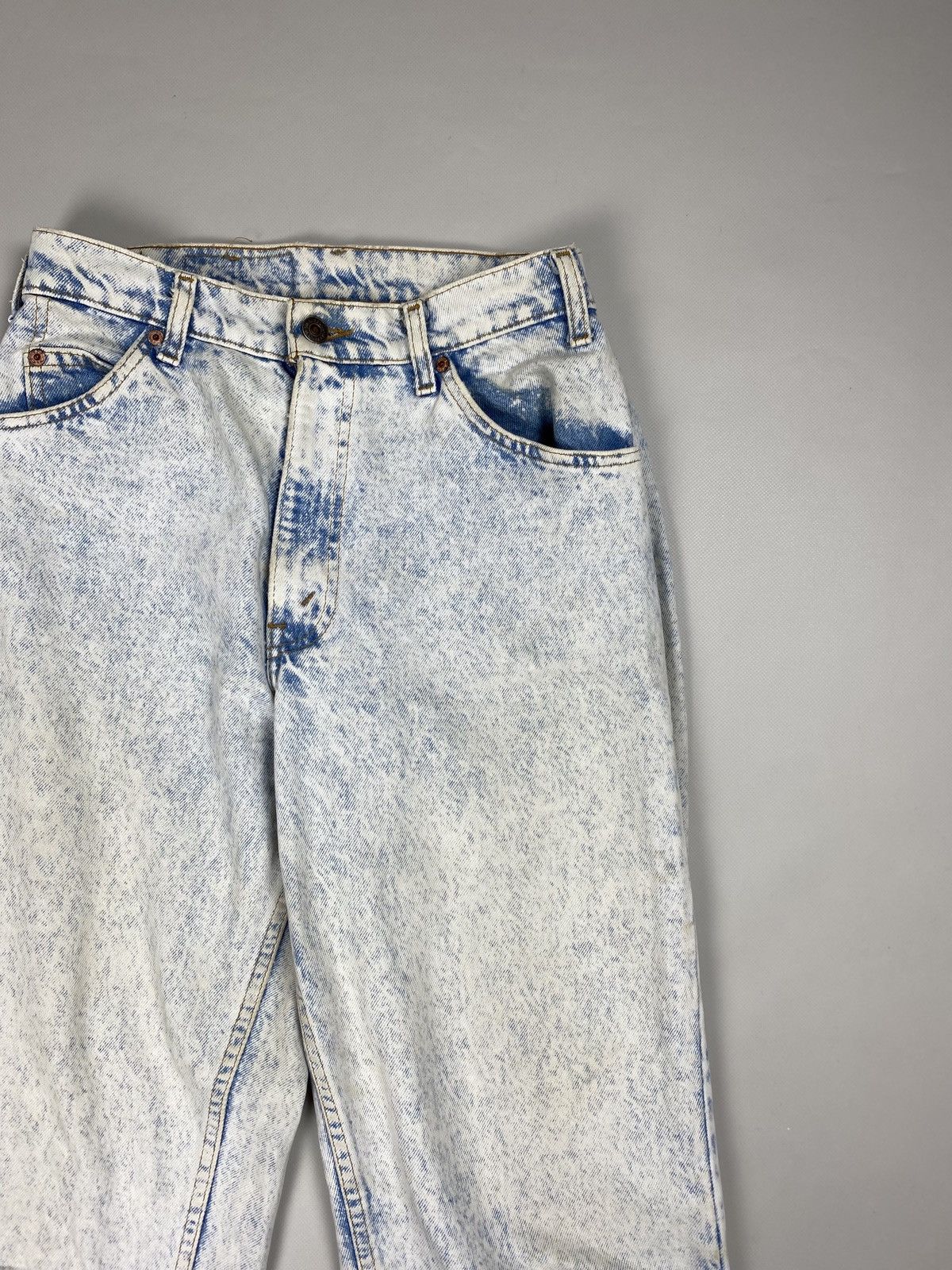 Levi's × Vintage VTG 90s Levi’s 550 men’s light blue jeans size 32 30 USA Size US 32 / EU 48 - 8 Thumbnail