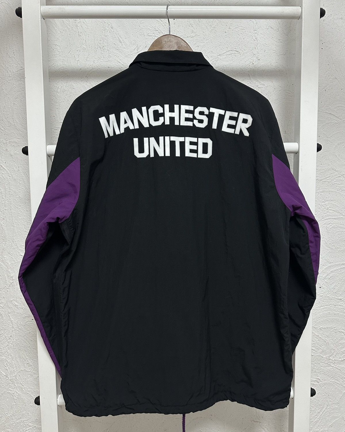 Adidas Adidas Manchester United TRV Coach Jacket 2021-2022 Size L Size US L / EU 52-54 / 3 - 4 Thumbnail