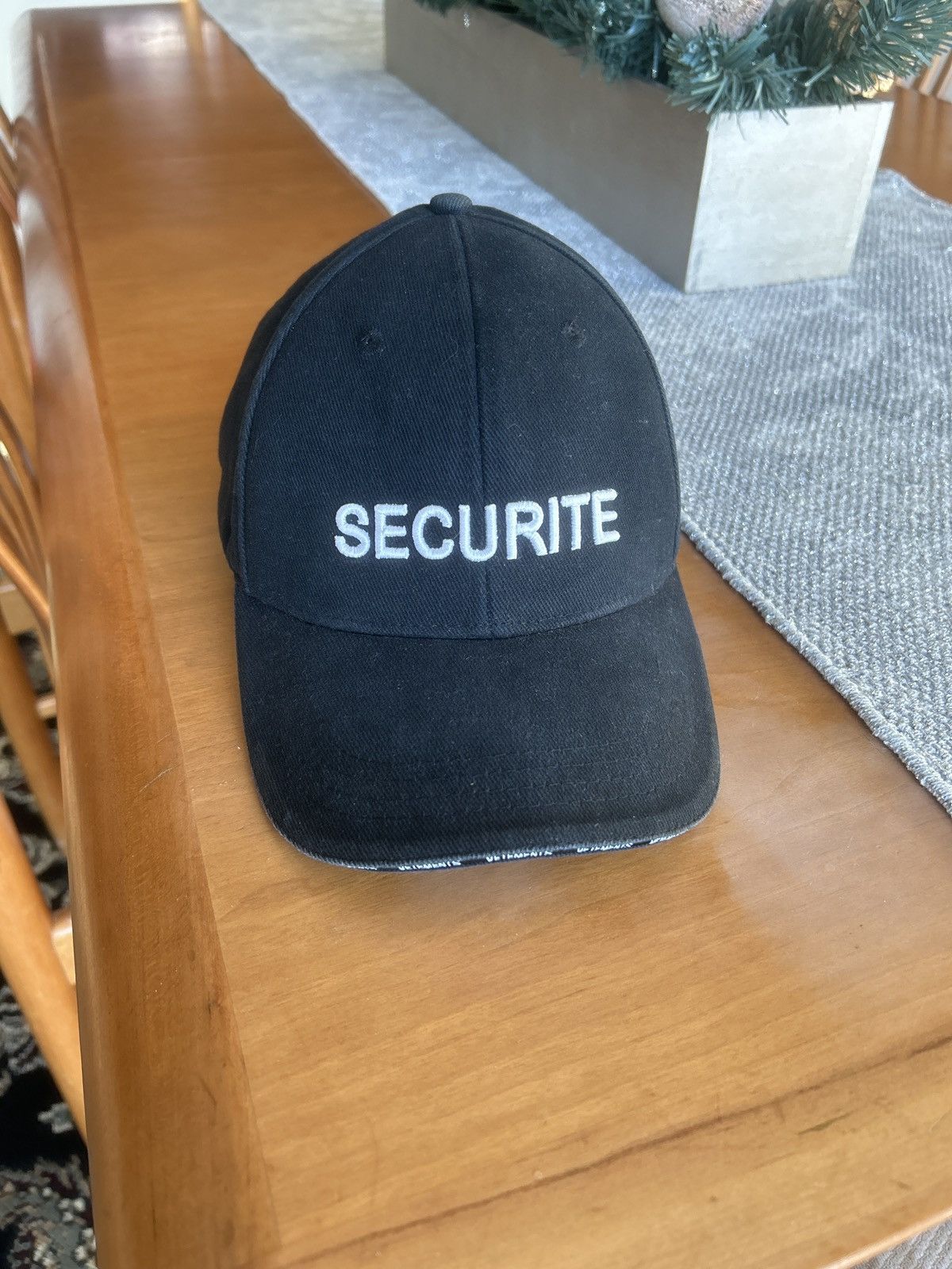 image of Vetements Ss17 Runway Securite Cap/hat in Black, Men's