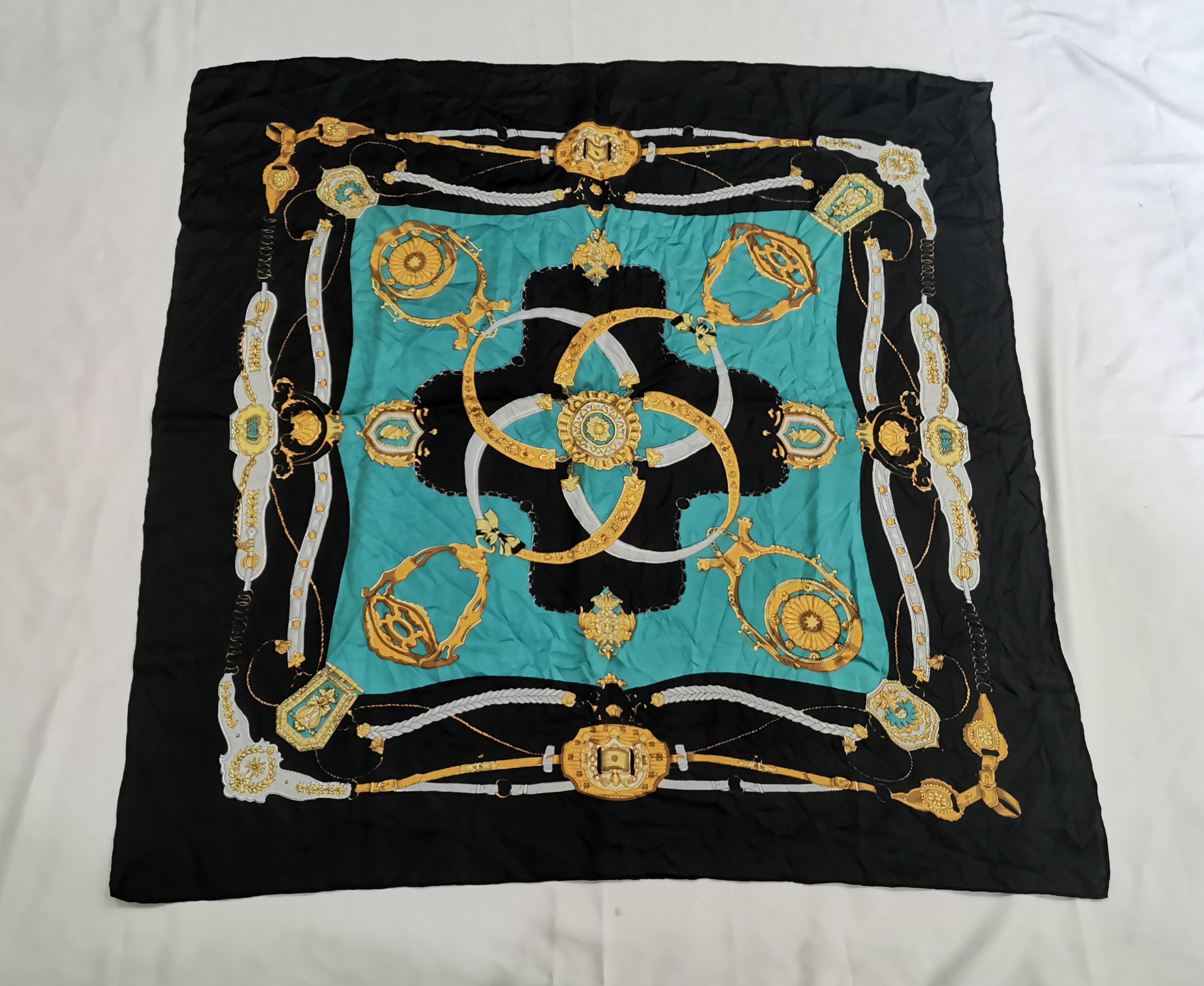 Vintage Rare vintage luxury scarves nice design Size ONE SIZE - 1 Thumbnail