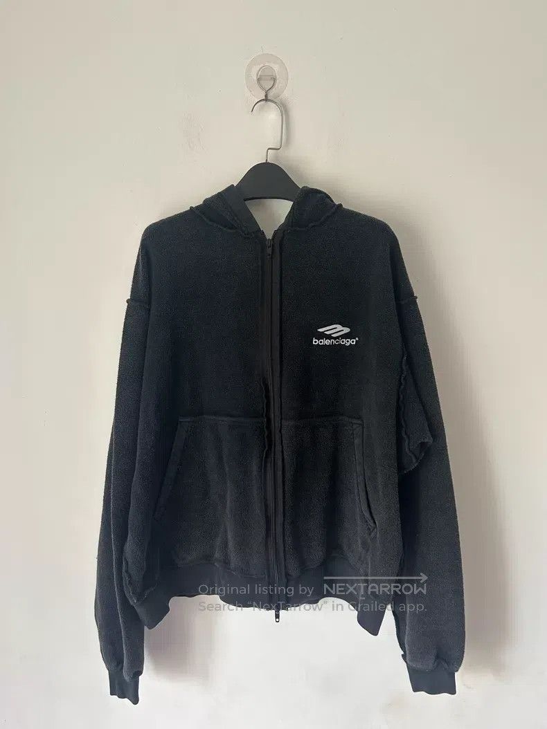 Balenciaga Balenciaga Backwards embroidery logo long sleeve hoodie Size US S / EU 44-46 / 1 - 1 Thumbnail