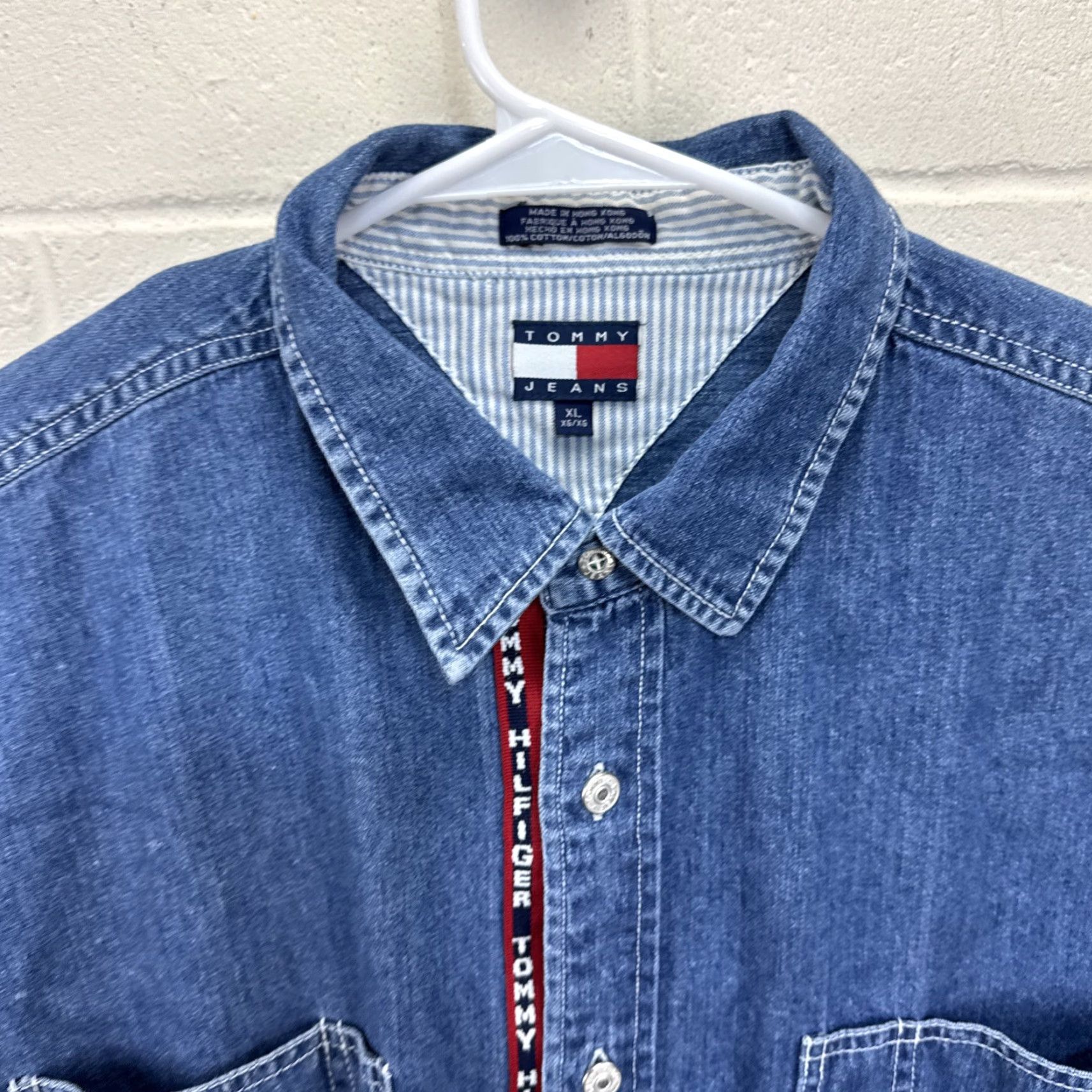 Tommy Hilfiger VINTAGE Tommy Hilfiger Shirt Mens XL Blue Denim Long Sleeve Button-Down Logo Size US XL / EU 56 / 4 - 3 Thumbnail