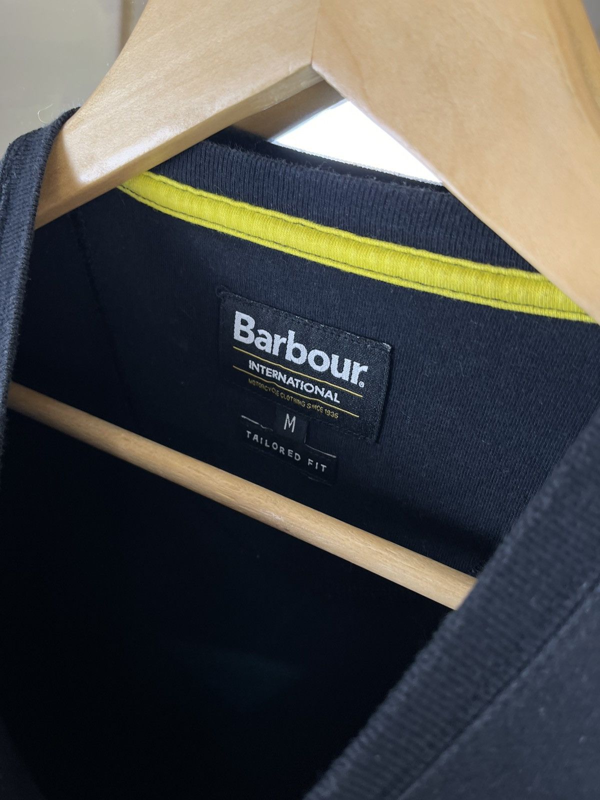 Barbour Barbour International Block Logo Tee Tailored Fit Black Blue Size US M / EU 48-50 / 2 - 8 Thumbnail
