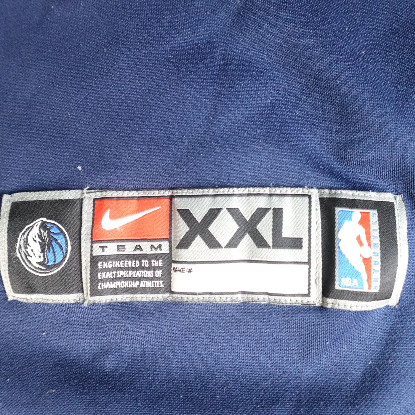 Nike VINTAGE Nike Shirt 2XL Blue Dallas Mavericks Embroidered Double Sided V-Neck Shirt Mens Size US XXL / EU 58 / 5 - 2 Thumbnail