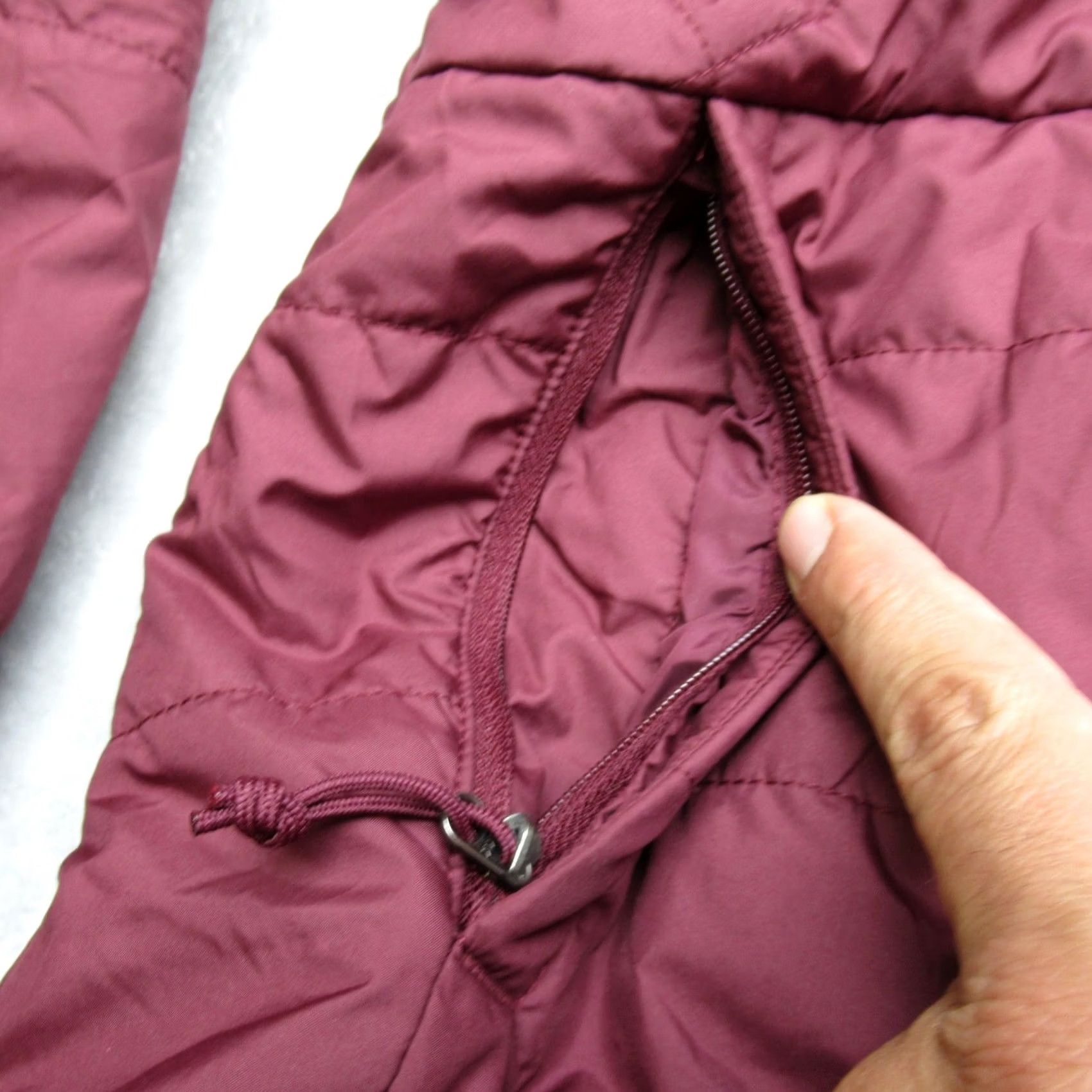 The North Face The North Face Jacket Womens Burgundy Quilted Puffer Lightweight Pack S Red Zip Size S / US 4 / IT 40 - 4 Thumbnail