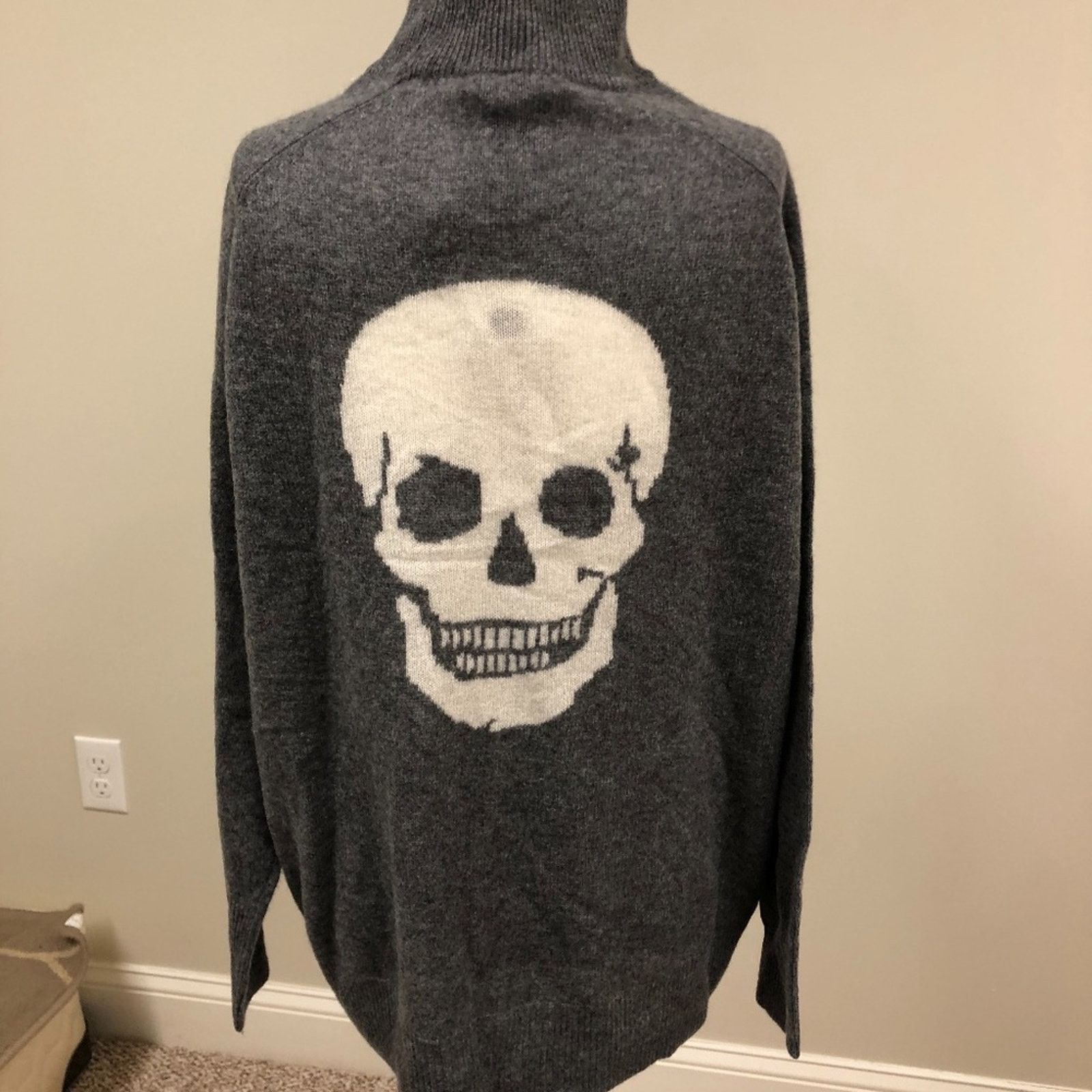 360Cashmere Skull Graphic 100% Cashmere Turtleneck Sweater -360 Cashmere Size XS / US 0-2 / IT 36-38 - 3 Thumbnail