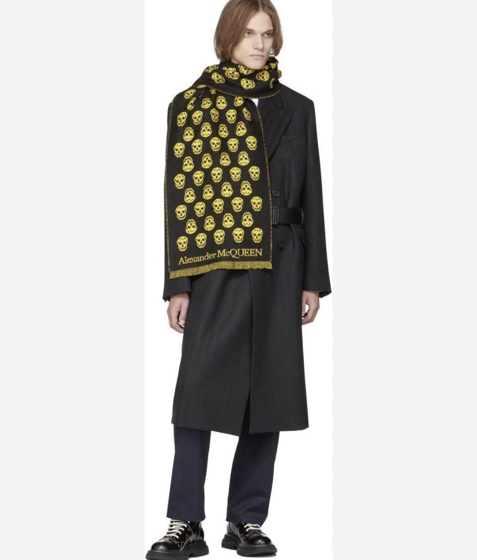 Alexander McQueen Alexander Mcqueen Black and Yellow Wool Scarf Size ONE SIZE - 5 Thumbnail