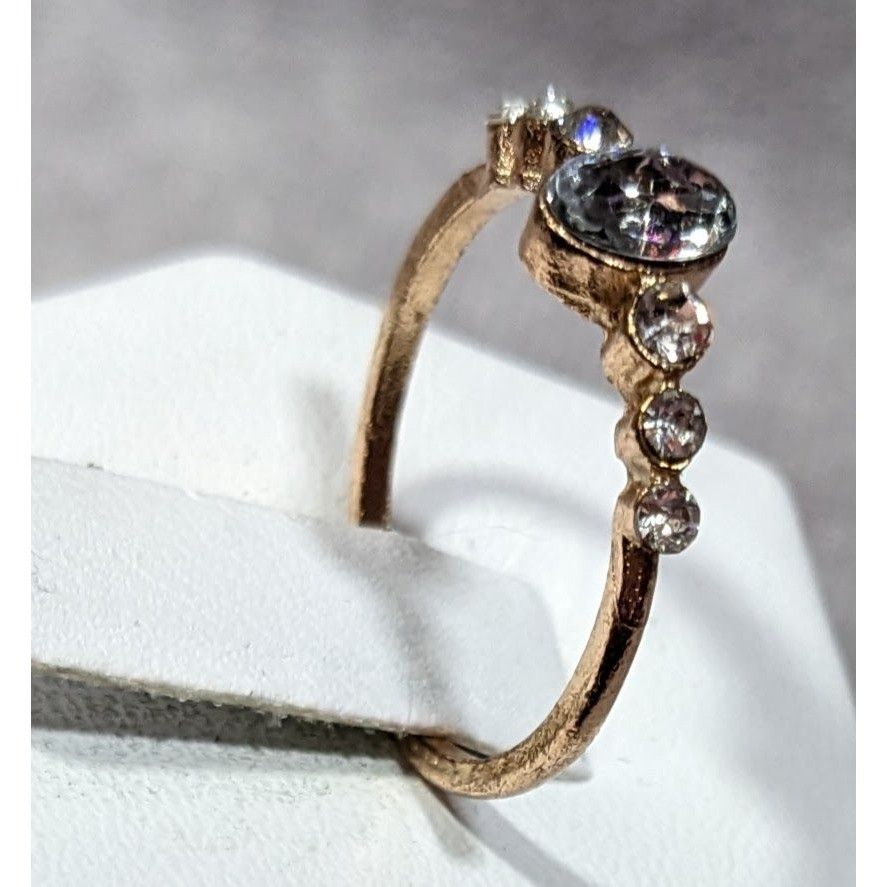 Other Elegant Glam Gold Tone Clear Gemmed Ring Size 7 1/4 Size ONE SIZE - 8 Thumbnail
