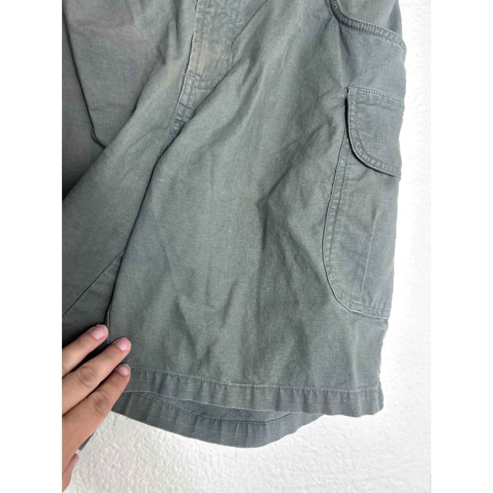 Olive Columbia Cargo Shorts Womens Small Olive Green 28x8 Regular Flaw Missing Button Mens? Size 28" / US 6 / IT 42 - 5 Thumbnail