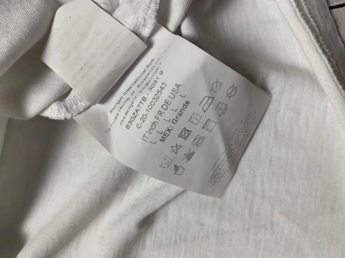 Versace Jeans Couture Vintage Versace Jeans Couture big central logo tee size L Size US L / EU 52-54 / 3 - 7 Thumbnail