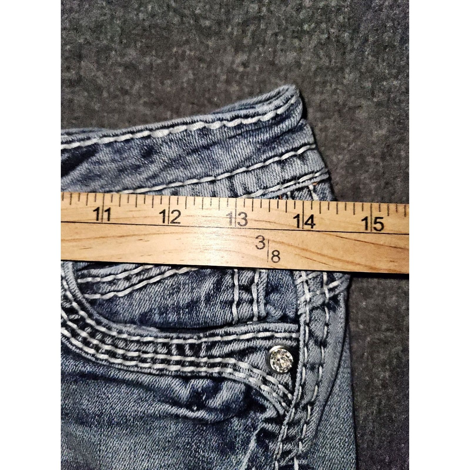 Vintage Rock Revival Nicole Capris Women's 26 Low Rise Rhinestones Western Cowboy Logo Jeans Capris Blue Rock Size ONE SIZE - 6 Thumbnail