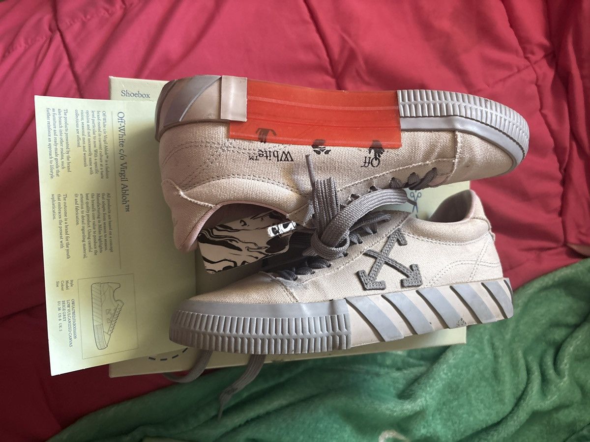 Other Off white low vulcanized canvas Size US 7 / IT 37 - 2 Thumbnail