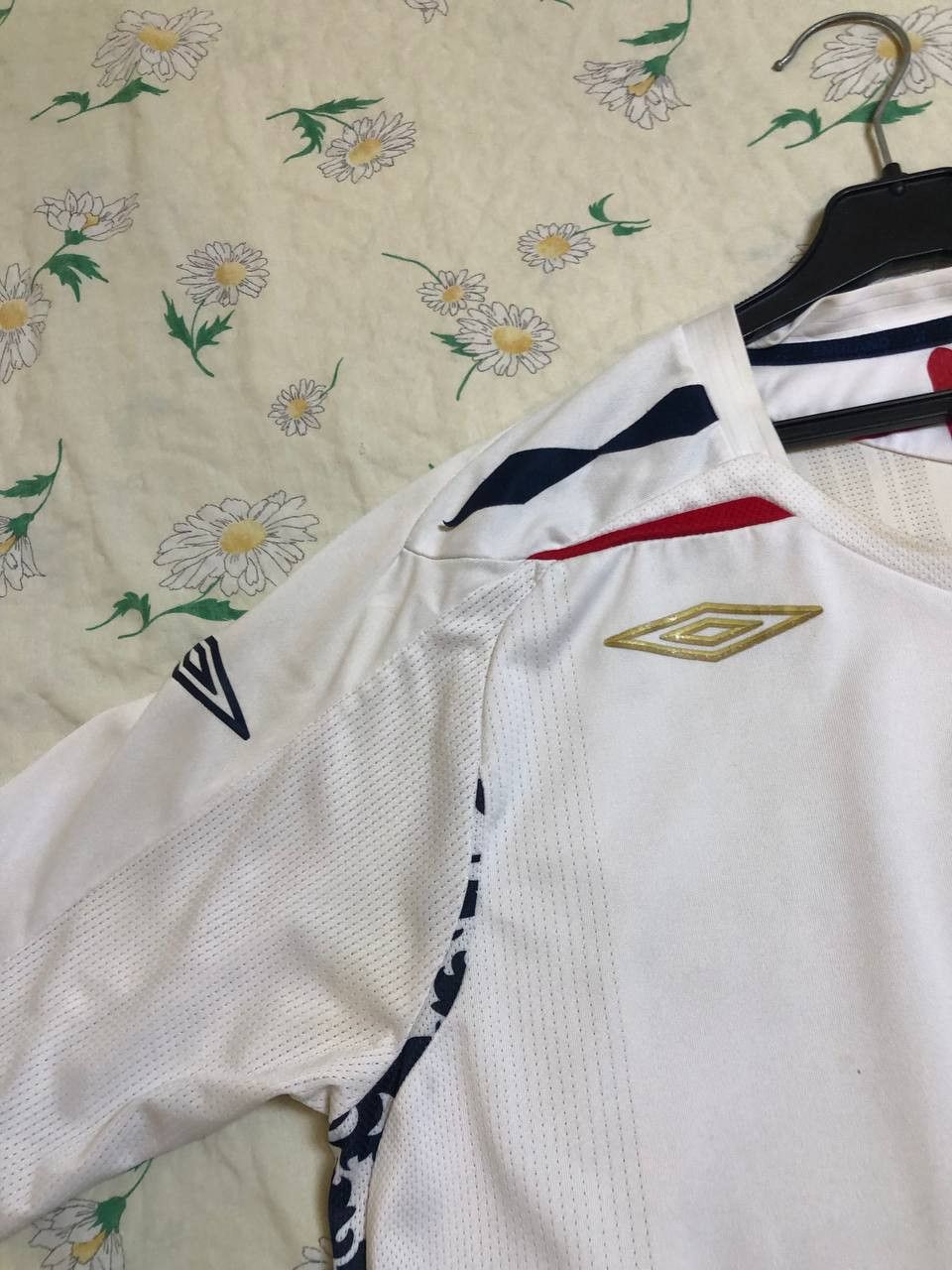 Umbro ENGLAND 2007 2009 HOME FOOTBALL SHIRT SOCCER JERSEY Size US M / EU 48-50 / 2 - 4 Thumbnail