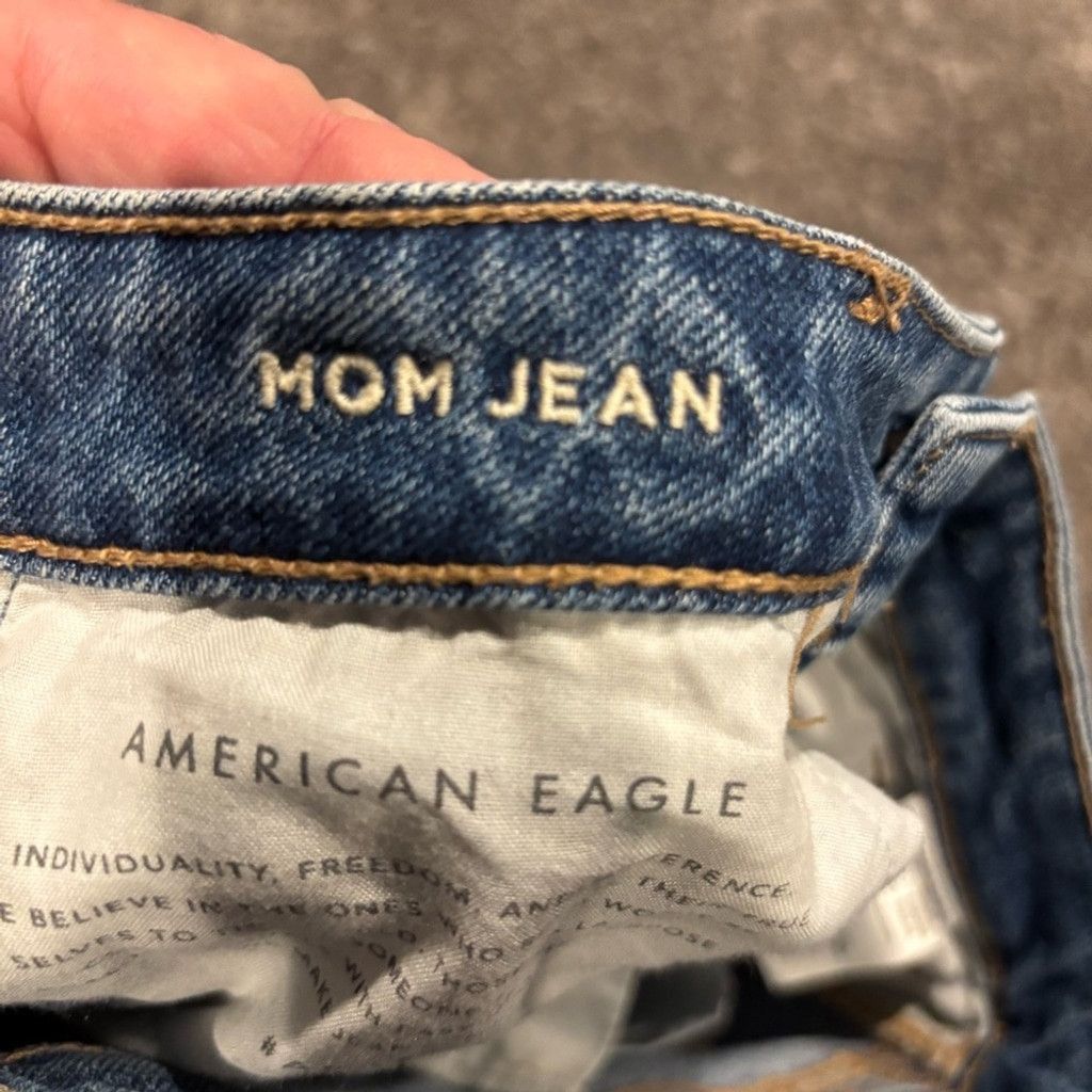 American Eagle Outfitters Women’s American Eagle Mom Jean Size 25" / US 0 / IT 36 - 7 Thumbnail