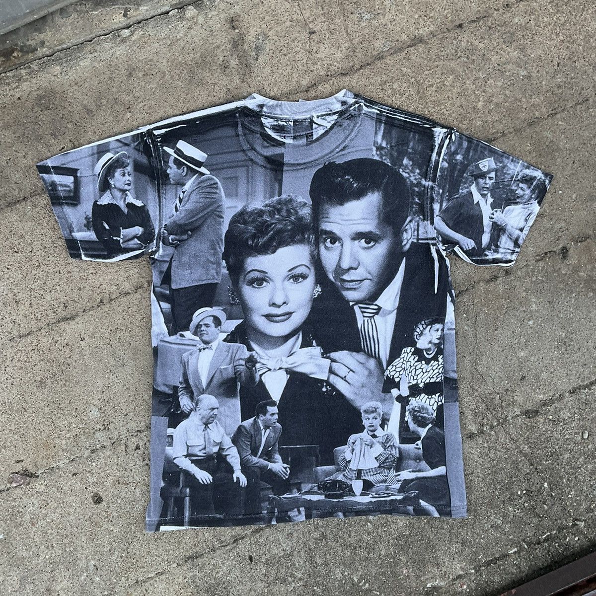 Universal Studios × Vintage Vintage I Love Lucy TV Show Sitcom All Over Print T-Shirt Size US XXS / EU 40 - 2 Thumbnail
