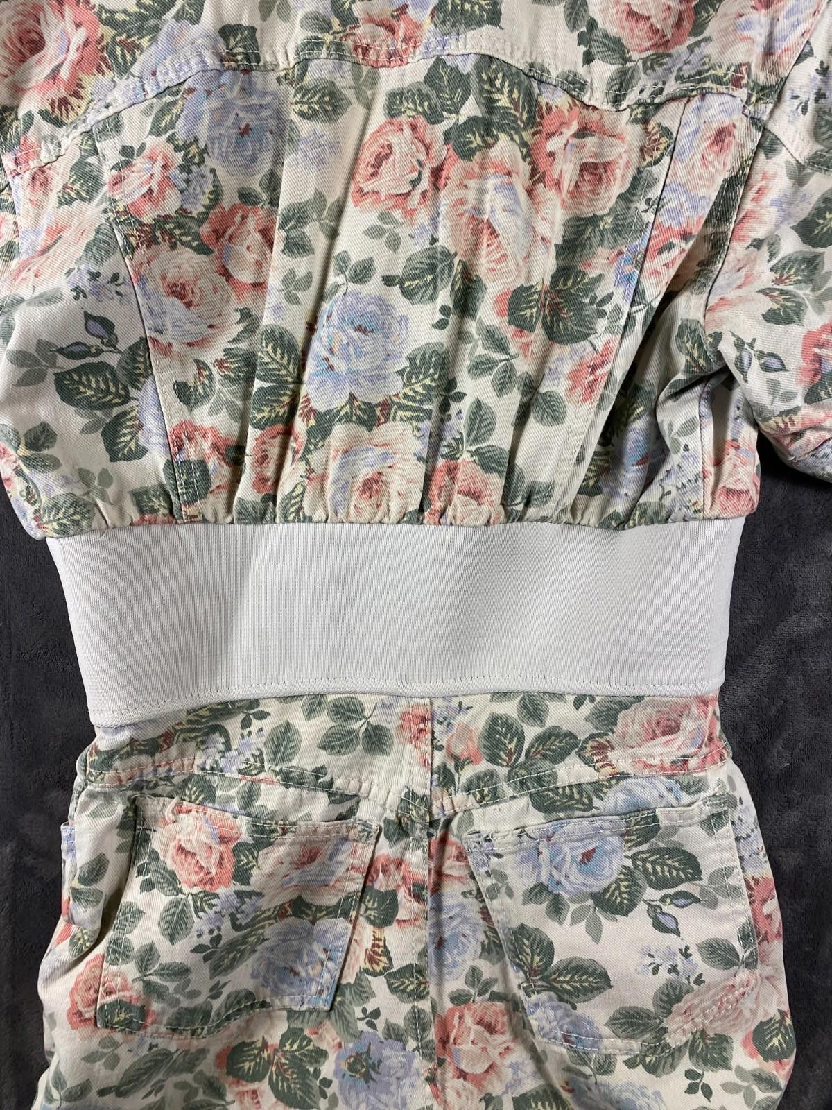 Designer Womens Paris Blues Rose Print Denim Romper Shorts Sz.7 (B01 Size 30" / US 8 / IT 44 - 9 Thumbnail