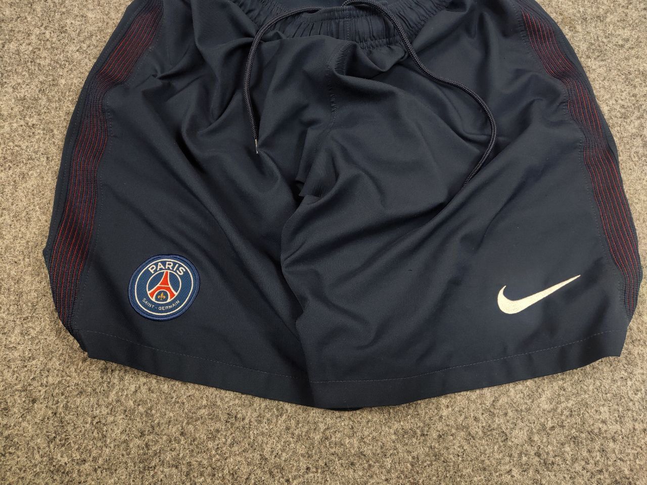 Nike Nike x Paris Saint-Germain PSG Vintage Style Blue Shorts Size US 32 / EU 48 - 8 Thumbnail
