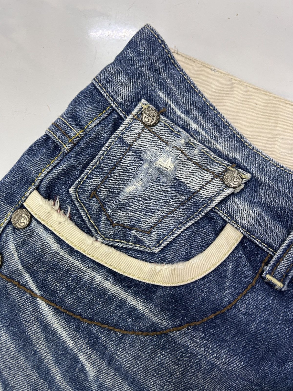 Japanese Brand × Vintage Red Pepper Y2K Wide-Leg Flare Distressed Jeans Embroidered Size US 30 / EU 46 - 16 Thumbnail
