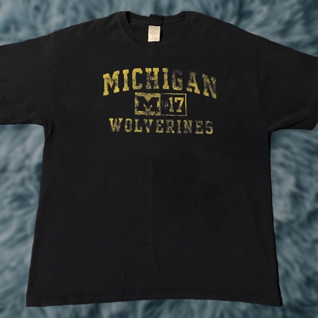 Vintage VINTAGE Michigan Wolverines Faded Distress Shirt L XL College 90s Grunge University USA Team Mens T-Shirt Blue Distressed Spellout Shirt Size US L / EU 52-54 / 3 - 1 Thumbnail