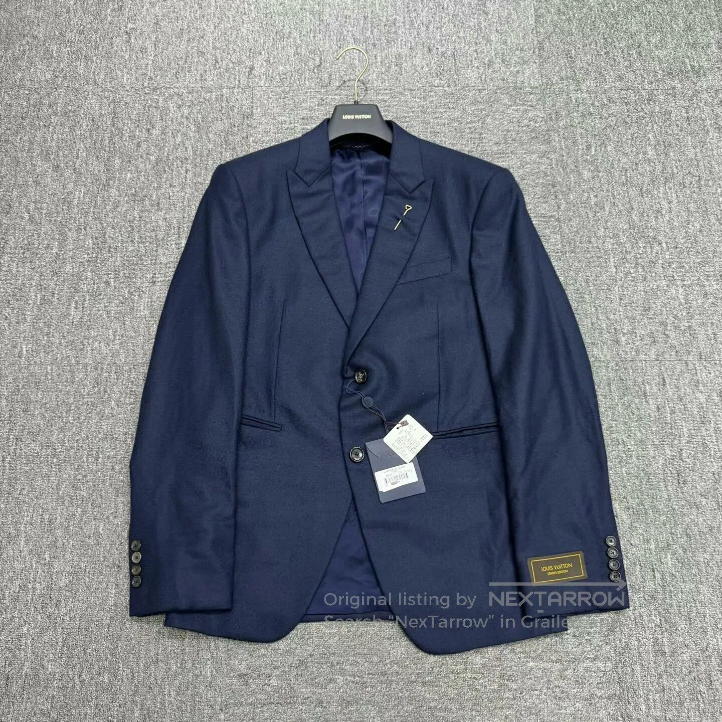 Louis Vuitton louis vuitton cashmere blazer with pin. Size US L / EU 52-54 / 3 - 1 Thumbnail