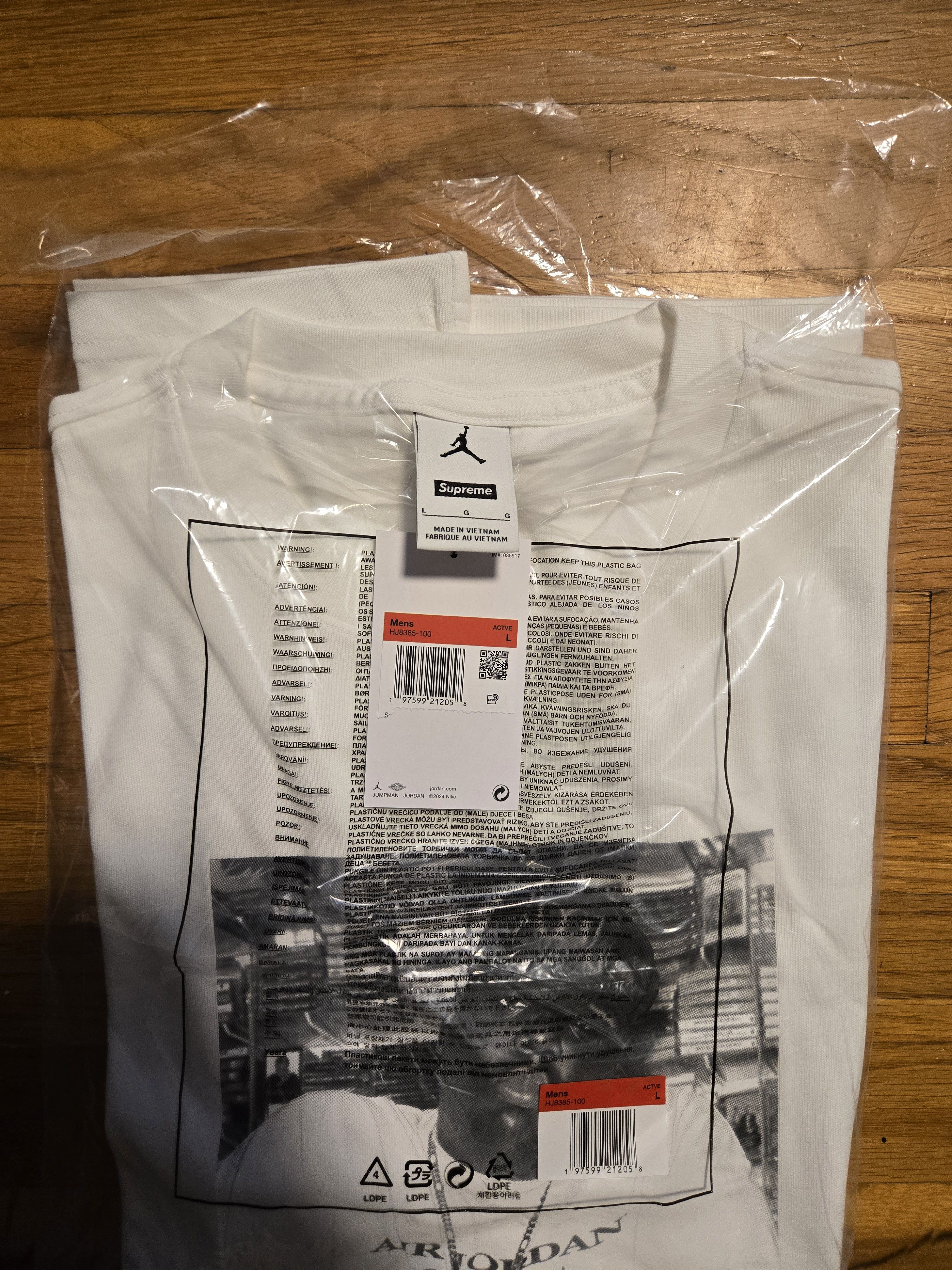 Jordan Brand × Supreme Supreme / Jordan Biggie S/S Top Size US L / EU 52-54 / 3 - 3 Thumbnail