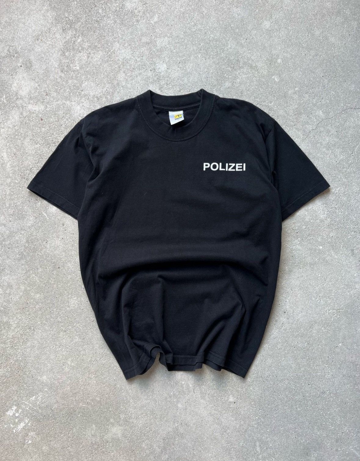 Vintage Vintage Polizei T-Shirt Vetements Style Size US S / EU 44-46 / 1 - 2 Thumbnail