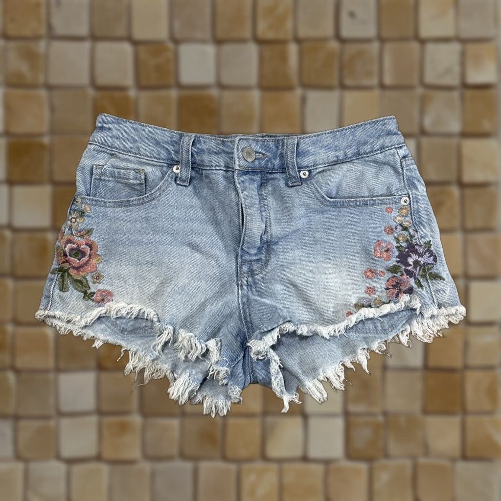 Mossimo Mossimo Womens Denim Cutoff Shorts Size 2 Blue Floral Embroidered Cotton Size 26" / US 2 / IT 38 - 1 Thumbnail