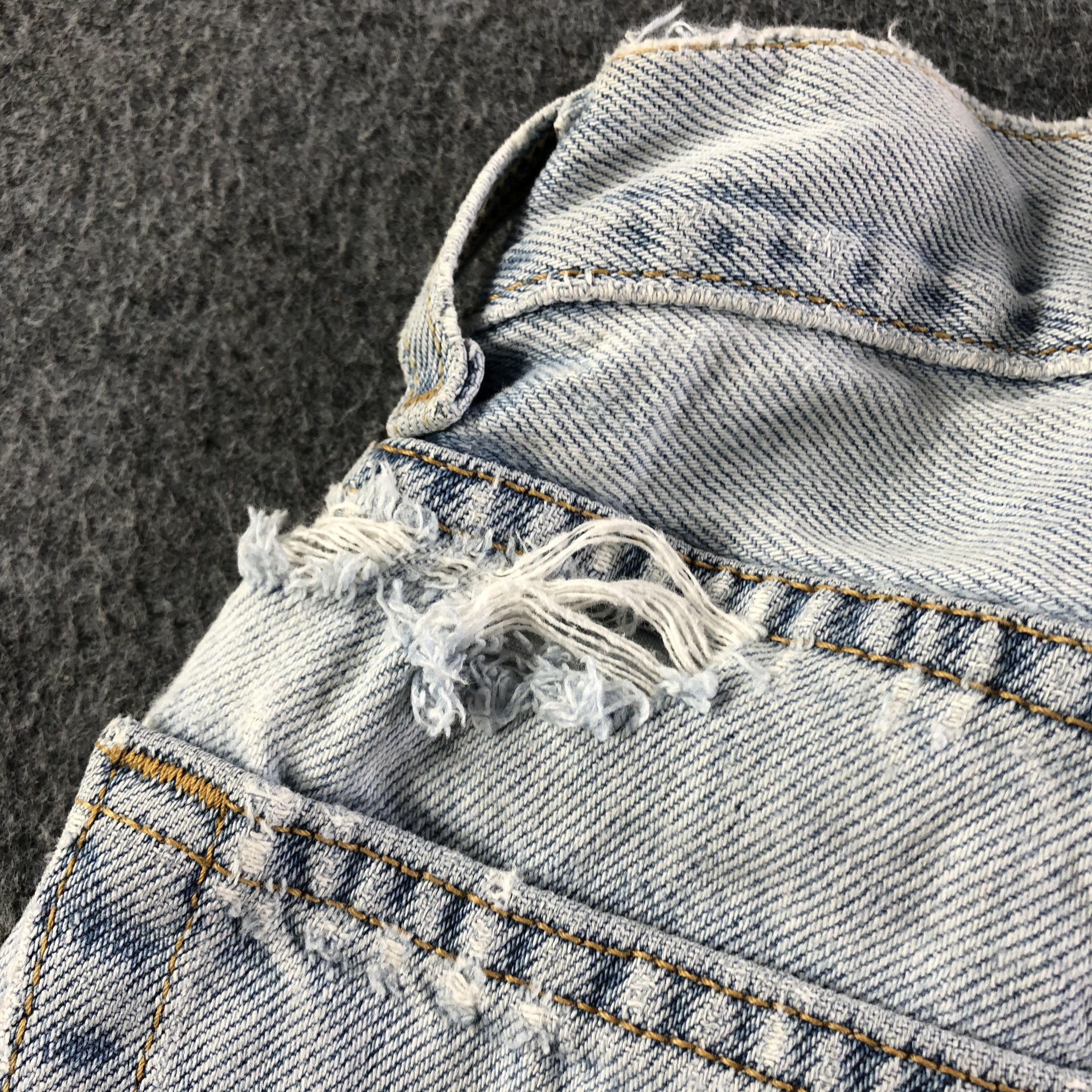 Levi's Vintage Light Wash Levis 505 Jeans-J3338 Size US 36 / EU 52 - 10 Thumbnail
