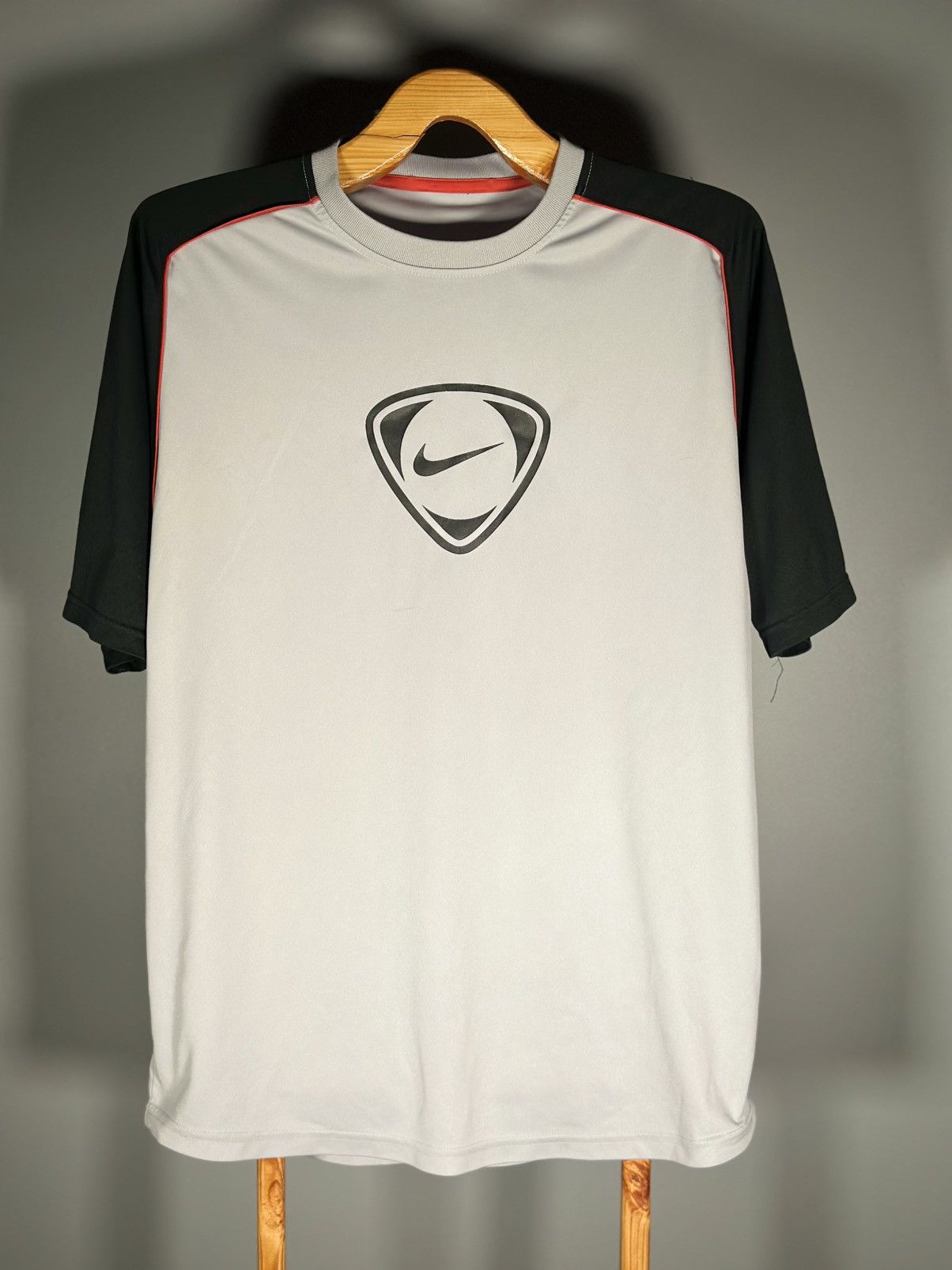 Nike VINTAGE BIG LOGO LARGE NIKE TEE🔥 Size US L / EU 52-54 / 3 - 1 Thumbnail