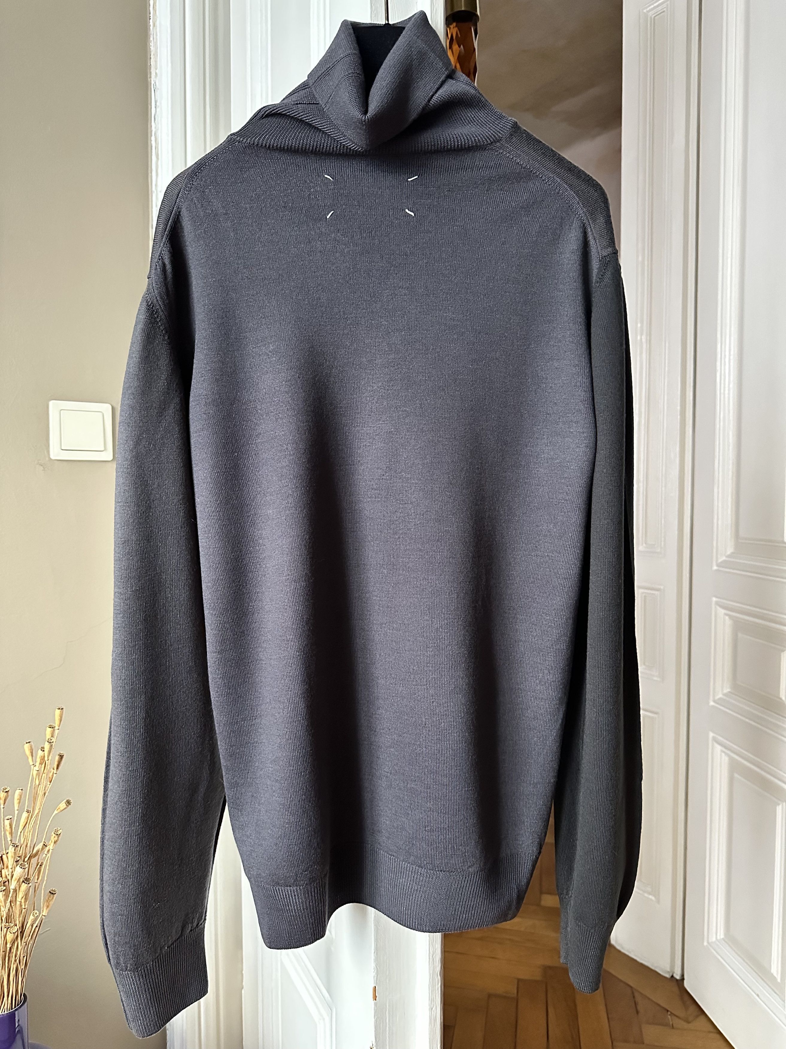 Maison Margiela MAISON MARTIN MARGIELA-TURTLENECK SIZE M Size US M / EU 48-50 / 2 - 9 Thumbnail