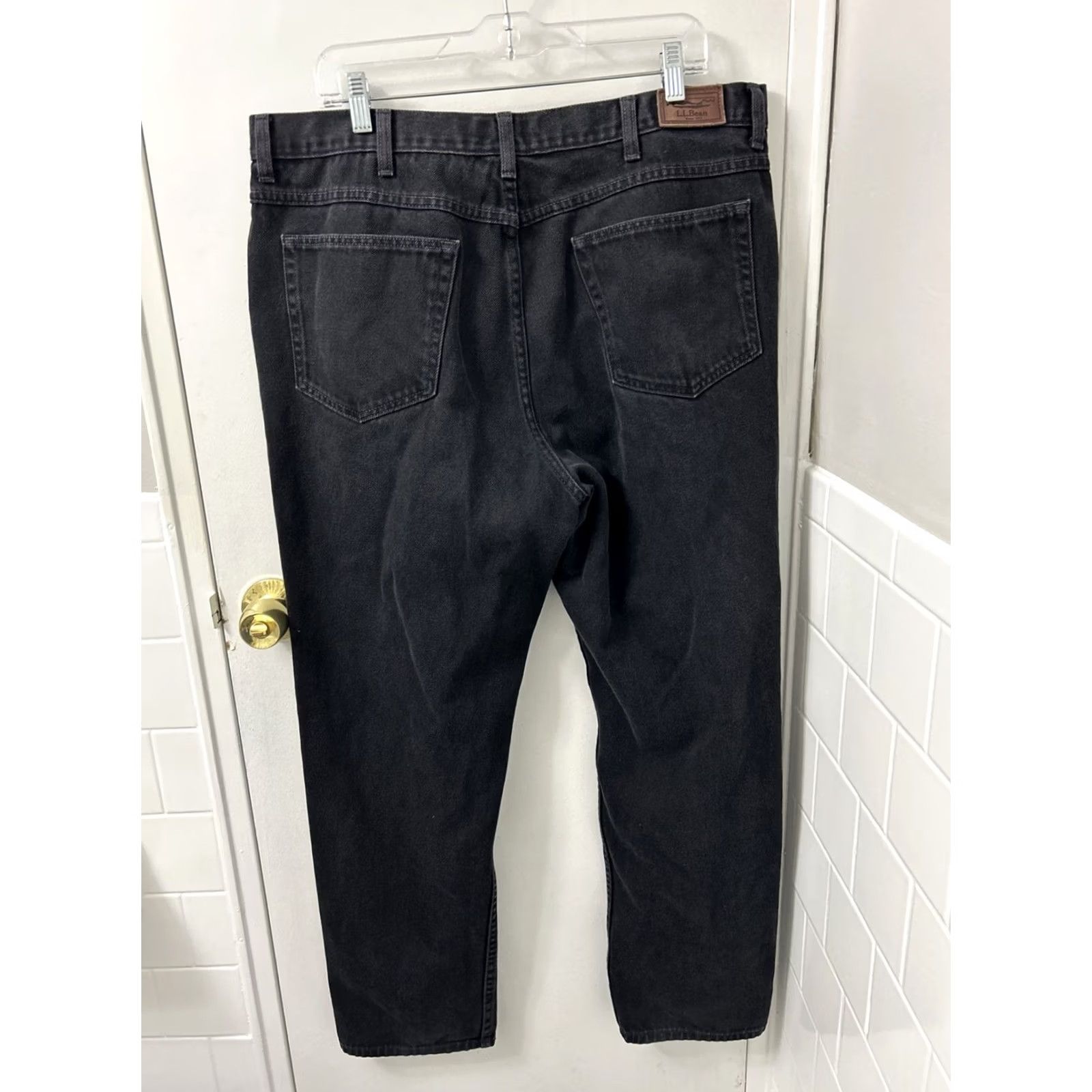Vintage LL Bean Jeans Mens 38x32 Classic Fit Straight Leg Black Denim 5-Pocket Zip Button Camp LL Bean 220626 Size US 38 / EU 54 - 6 Thumbnail