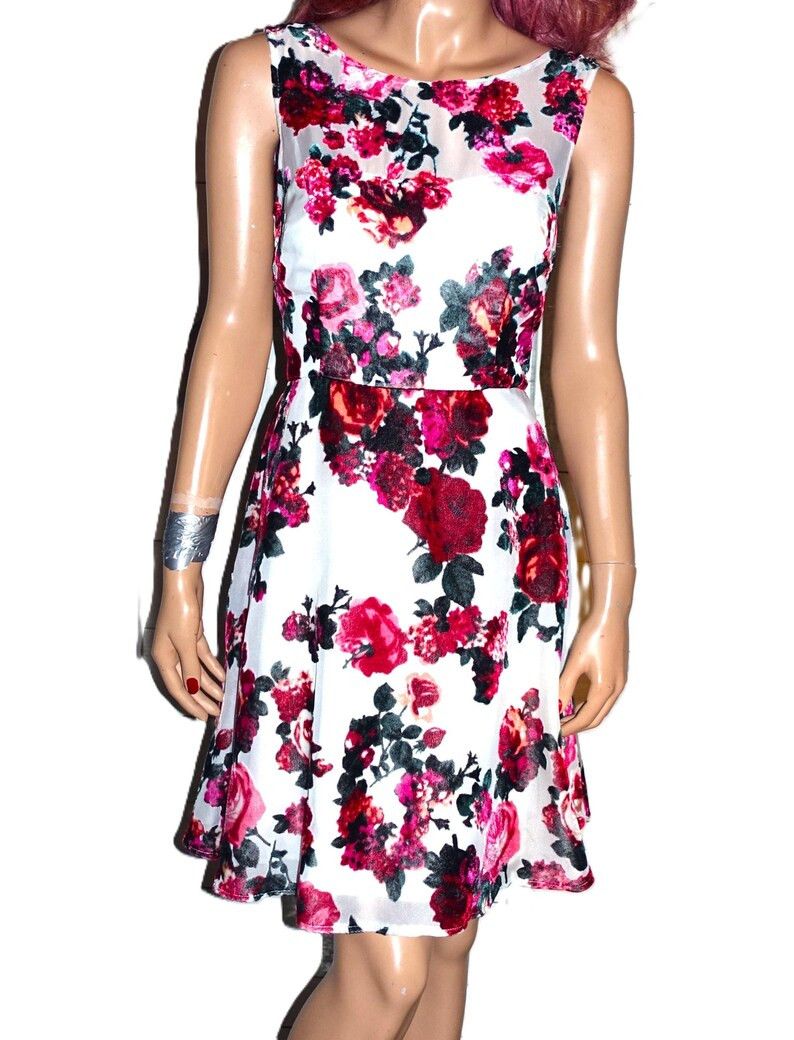 Betsey Johnson White Floral Velvet Applique Dress 8